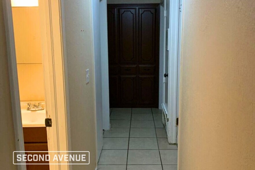 Building Photo - 1129 NW 103rd St