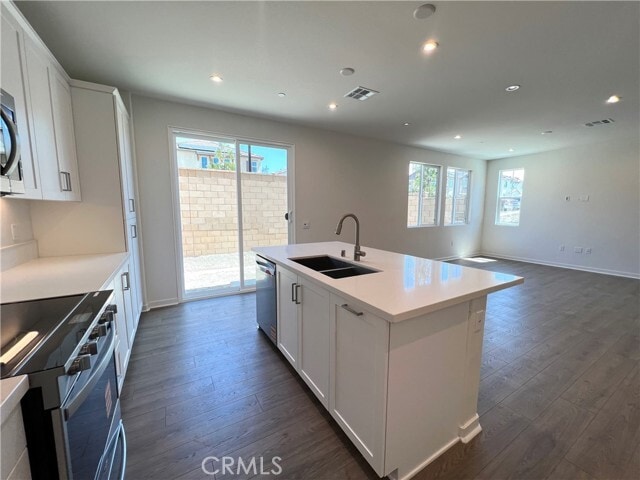 Building Photo - 16036 Olivas Ln