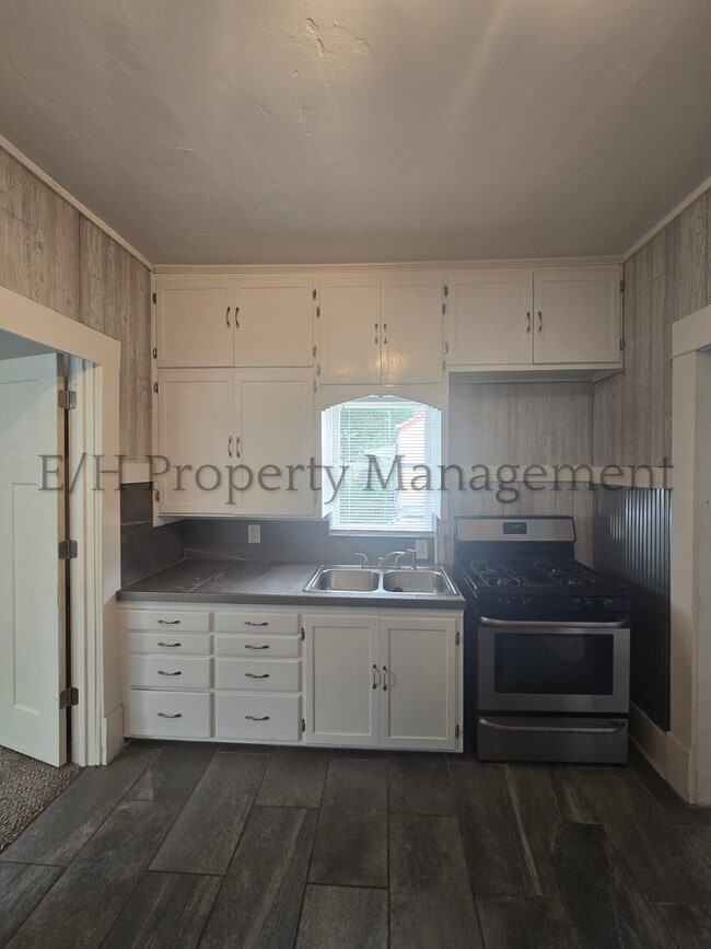 Building Photo - 212 S Meridian Ave
