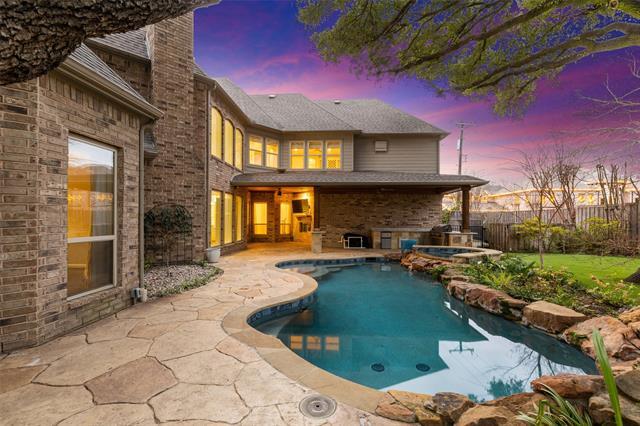 Building Photo - 6405 Royal Ln