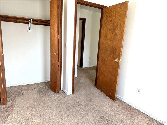 Building Photo - 102 Ward St