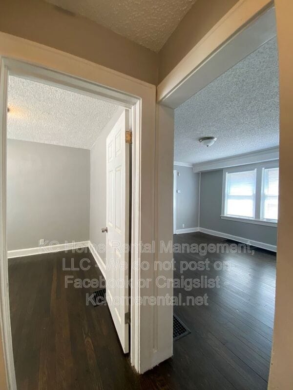 Building Photo - 4144 College Ave