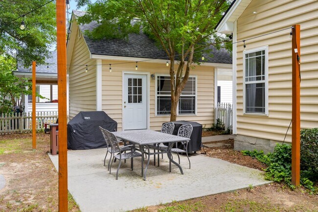 Building Photo - 142 Cherryfield Ln