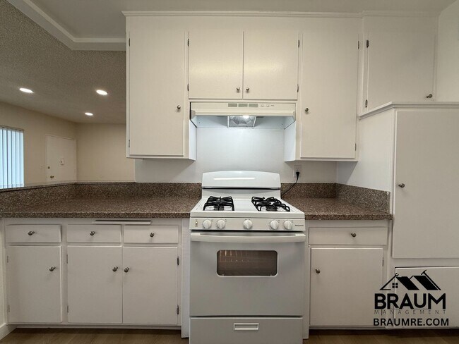 Building Photo - 6041 Whitsett Ave