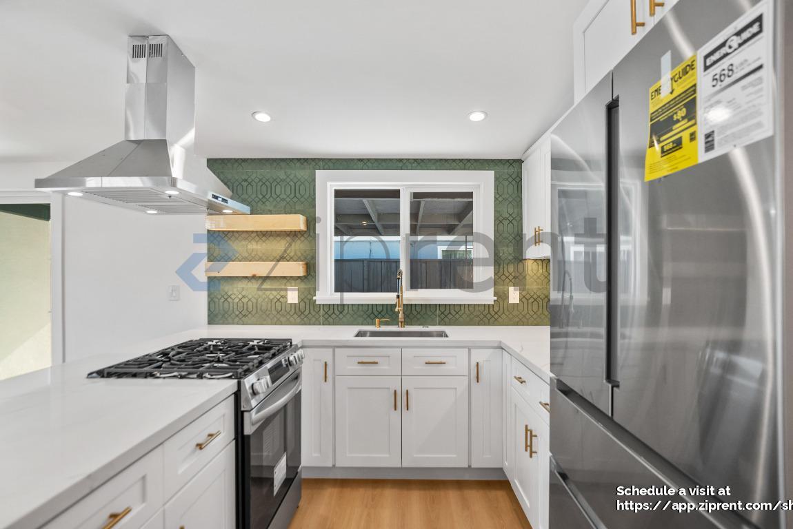 Building Photo - 28023 Tampa Ave