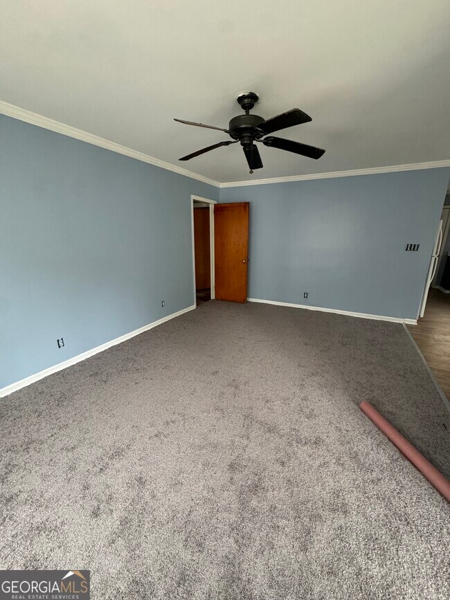 Building Photo - 2117 Knightsbridge Rd