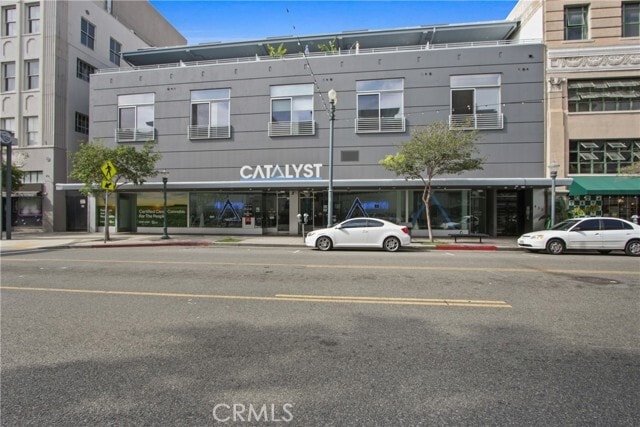 Building Photo - 433 Pine Ave