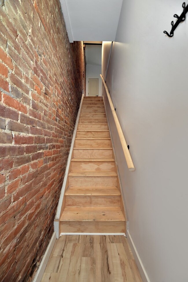 Entry with keyless locks & stairs to unit - 1715 Locust St