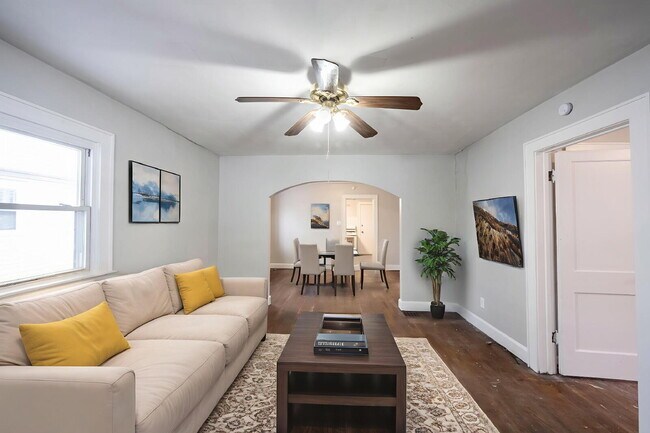 Building Photo - "Charming 2-Bedroom Gem in Indianapolis with Spacious 1736 Sq. Ft. Layout!"