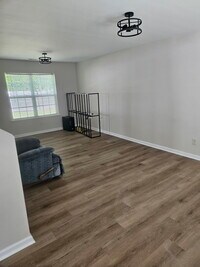 Building Photo - 109 Summer Vale Dr
