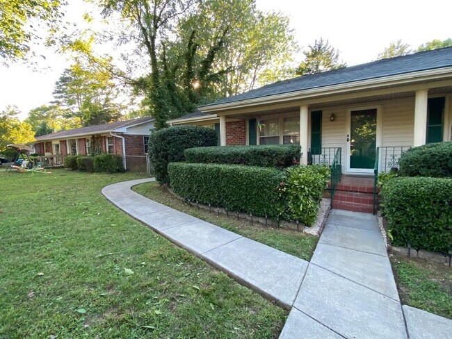 Primary Photo - 3009 Oakland Dr NW