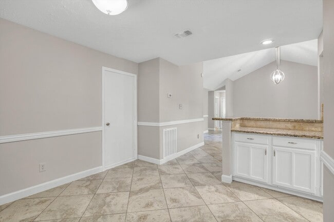 Building Photo - 7431 Ridgeberry Dr