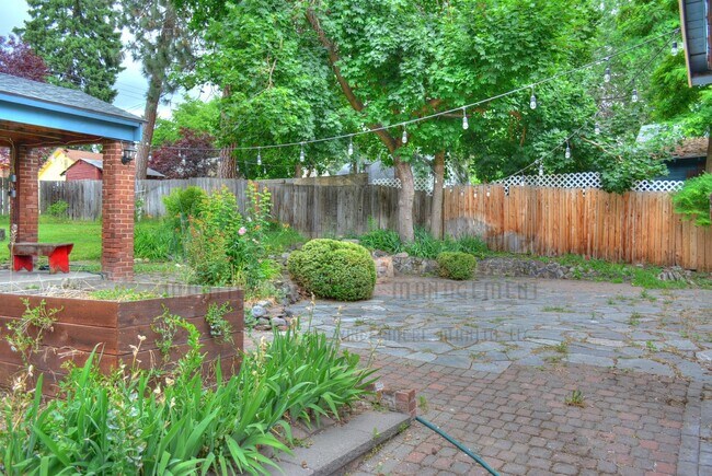 Building Photo - Stunning Brick Home near Audubon Park