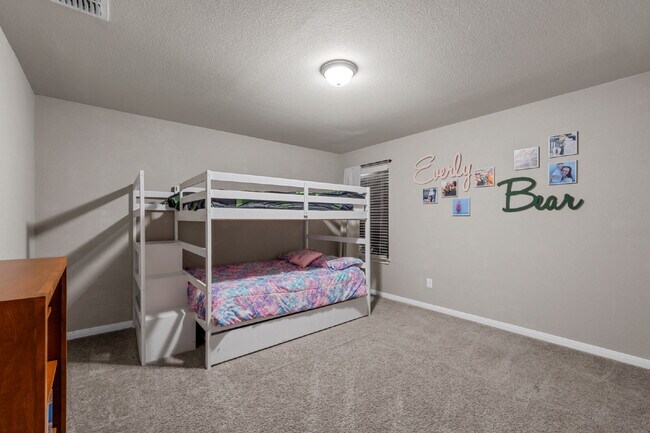 Building Photo - Beautifully Maintained 4-Bedroom Home in Waco with Thoughtful Layout