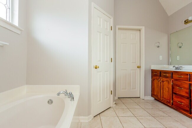Building Photo - 5969 Telford Dr