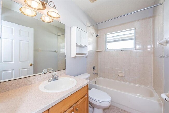 Building Photo - 2634 Brookville Dr