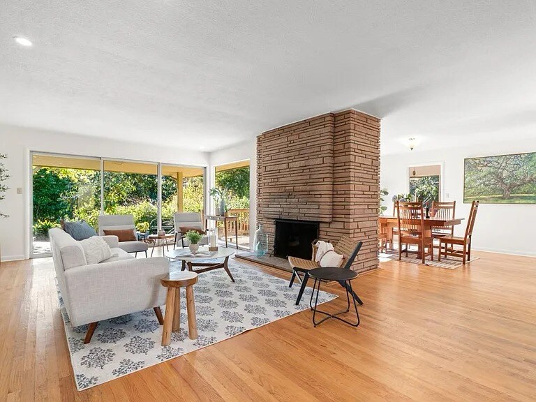 Building Photo - 131 Spring St