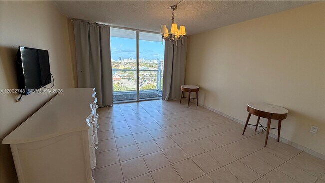 Building Photo - 1351 NE Miami Gardens Dr