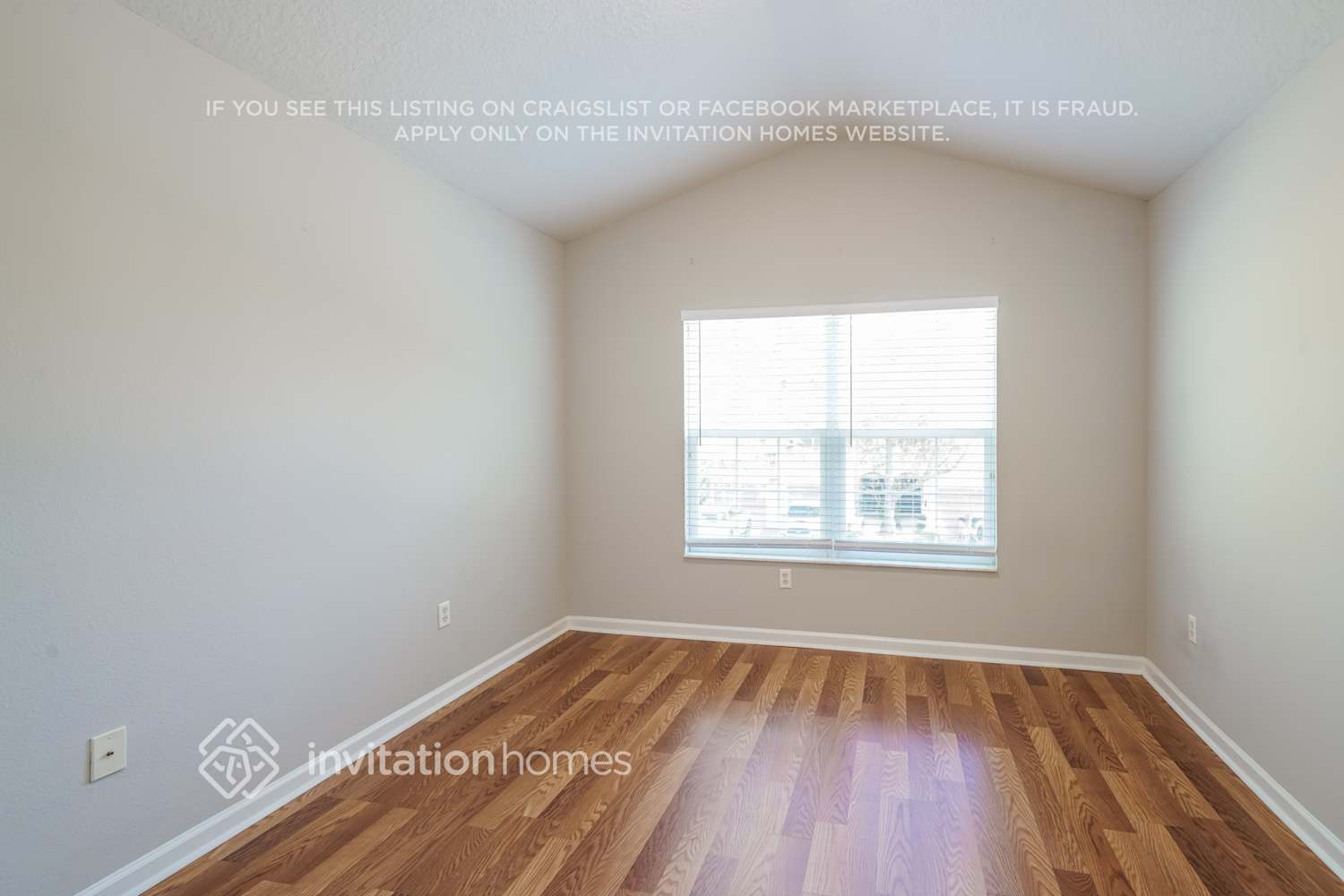 Building Photo - 26648 Castleview Way