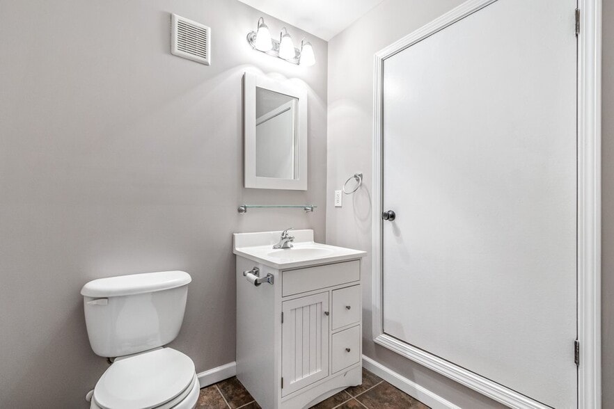 1/2 bath - 1327 Fair Ave