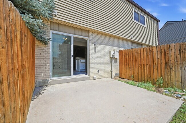 Building Photo - $2,440.95, 2 Beds - 3 Bath, Single Family Home in Littleton with Brand New Appliances!