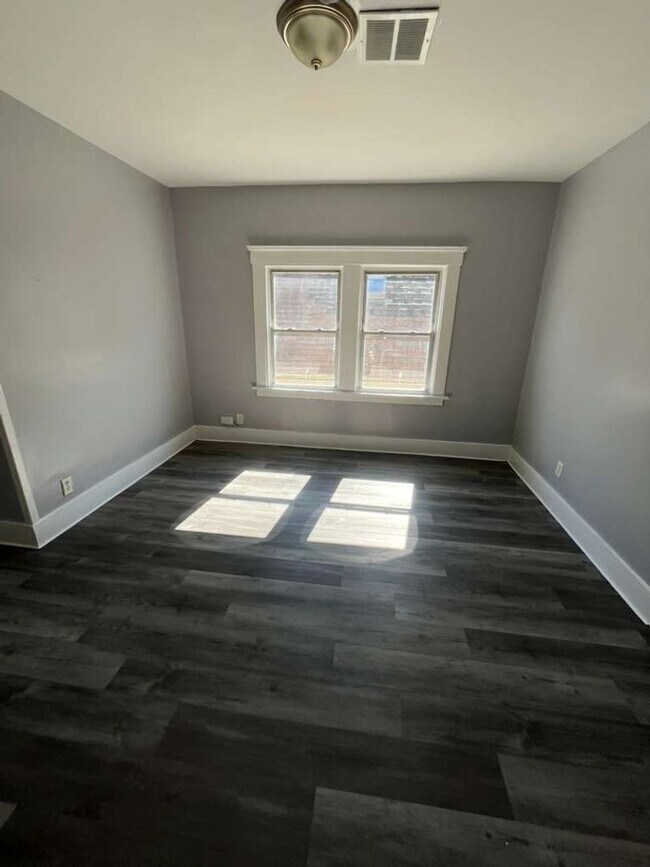 Building Photo - 436 Poplar St