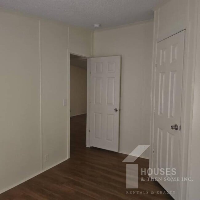 Building Photo - 309 Ashwood Ln