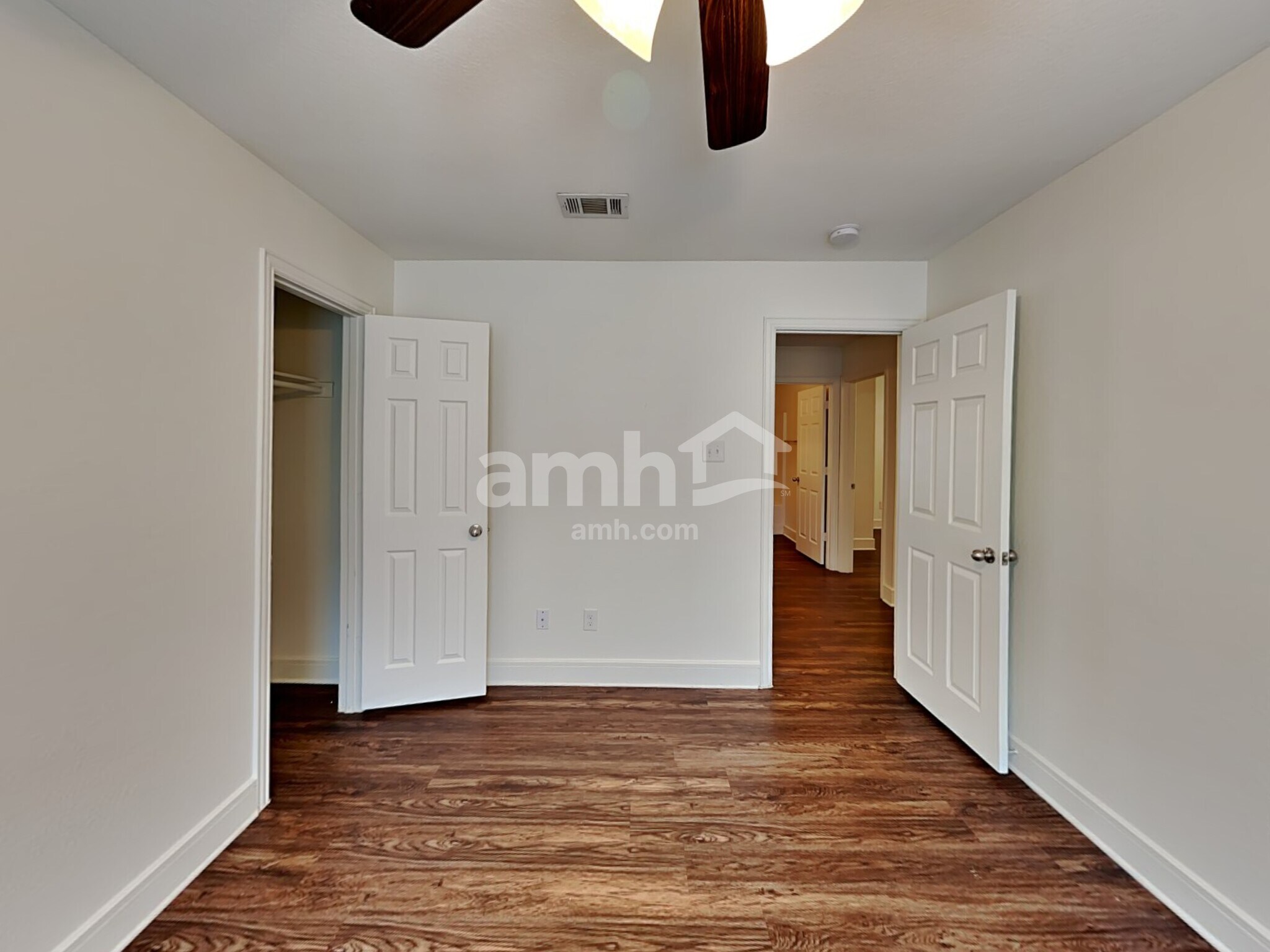 Building Photo - 1938 Cross Oaks Dr