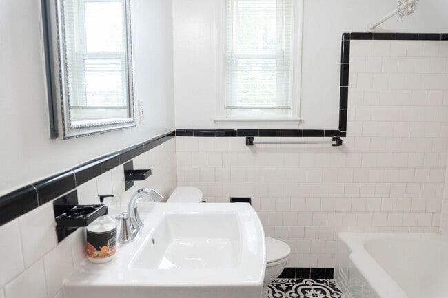Building Photo - Charming 2BR Home in Lily Ponds NE DC – Ac...