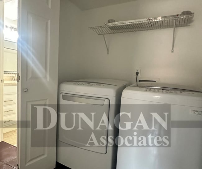 Building Photo - !! PRICE REDUCED!!   Call us today to sche...