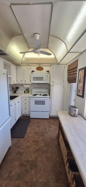 Building Photo - 2661 S Course Dr