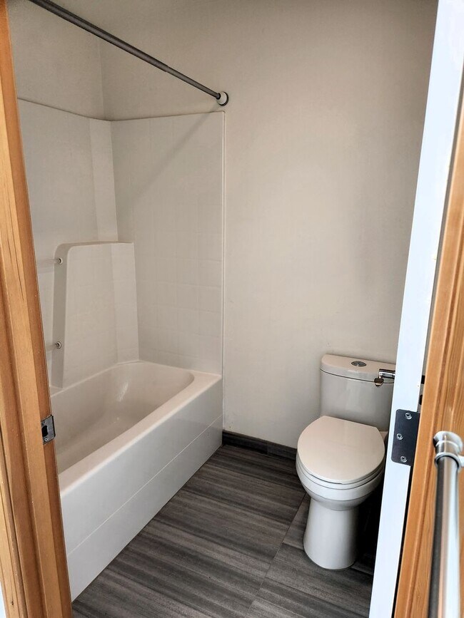 Building Photo - Beautiful 3 Bed / 2.5 Bath Townhome in Lake Stevens