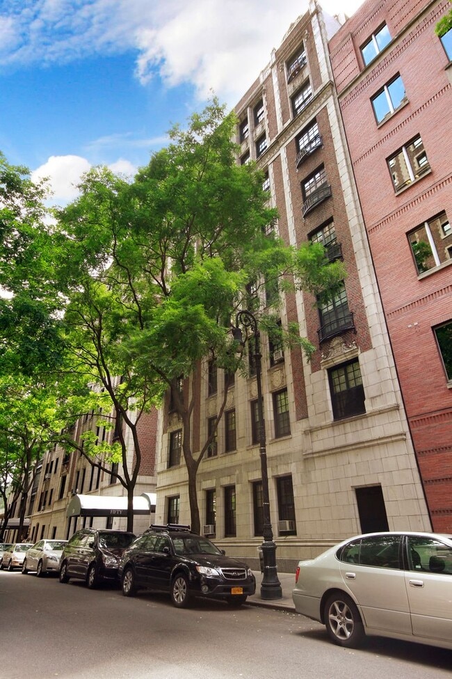 Building Photo - 50 W 67th St