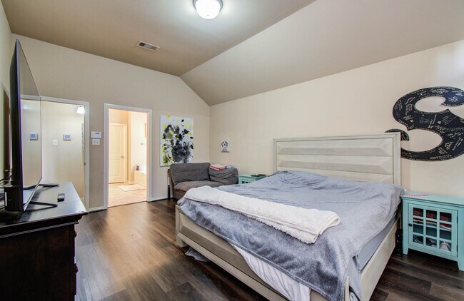 Building Photo - 13312 Highland Lake Ln