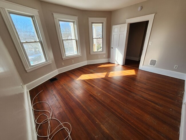 Building Photo - 137 Washington St