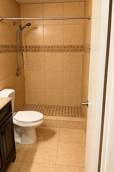 Bathroom - 5626 Struthers Ct