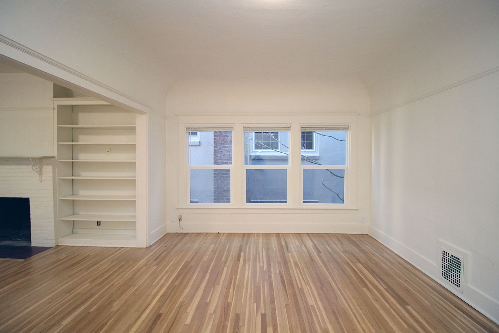 Building Photo - 2314 SW Vista Ave