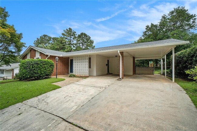 Building Photo - 1225 Laurel Hill Dr