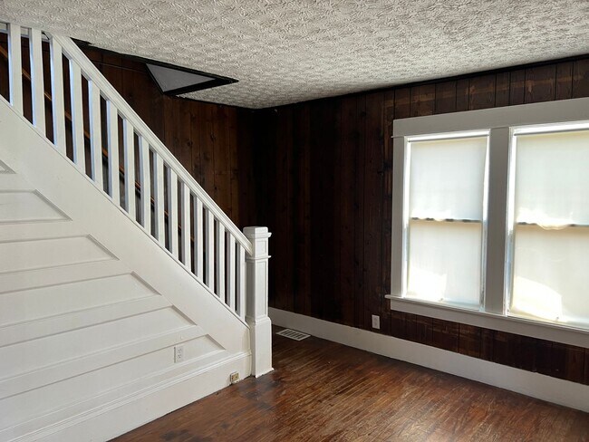 Building Photo - 2211 18th St NE