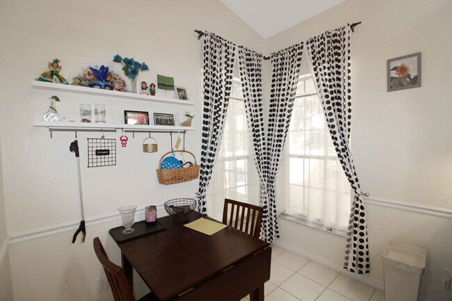 Building Photo - Vista Del Lago Seasonal Villa for Rent