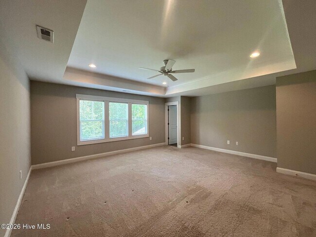 Building Photo - 404 Endicott Ct
