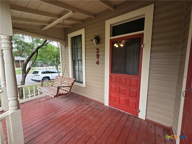 Building Photo - 294 Tolle St