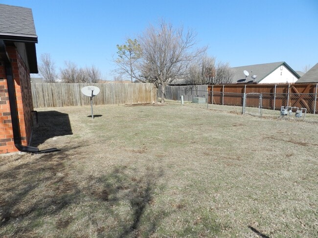 Building Photo - 2615 NW Locksley Ln