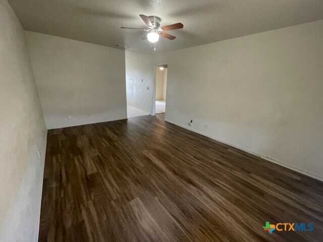 Building Photo - 3201 Hereford Ln