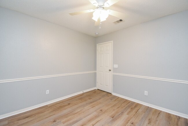 Building Photo - 10319 Tablerock Dr