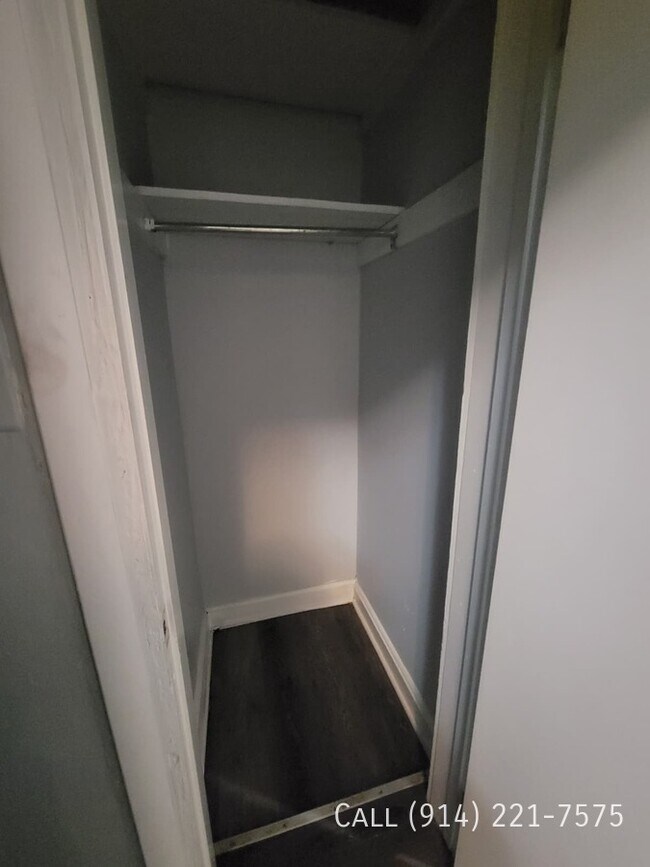 Building Photo - 160 Waverly St