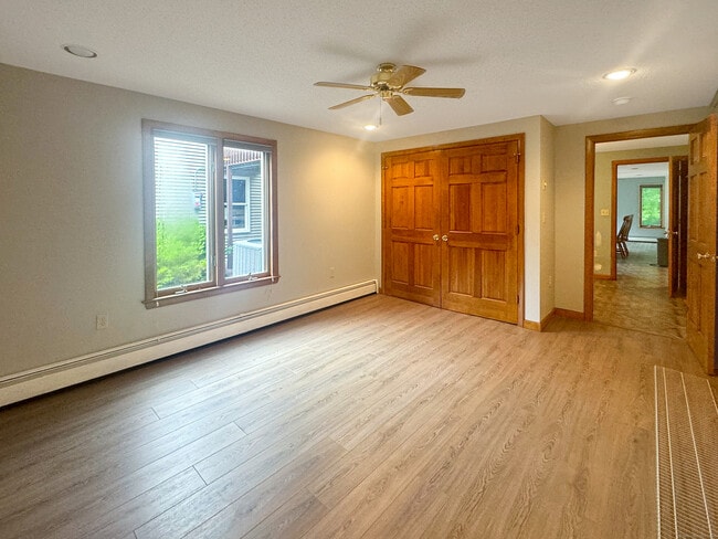 Building Photo - 85 Debbie Dr