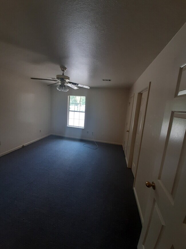 Building Photo - "Charming 2-Bed, 2-Bath Retreat at Butler's Oak – Spacious 924 Sq Ft Living in Jonesboro!"