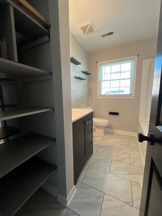Building Photo - 3510 Cypress Pond Dr