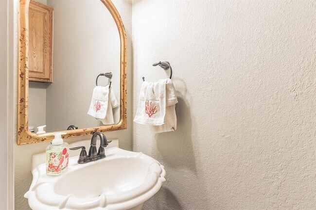 Building Photo - 5221 China Garden Dr